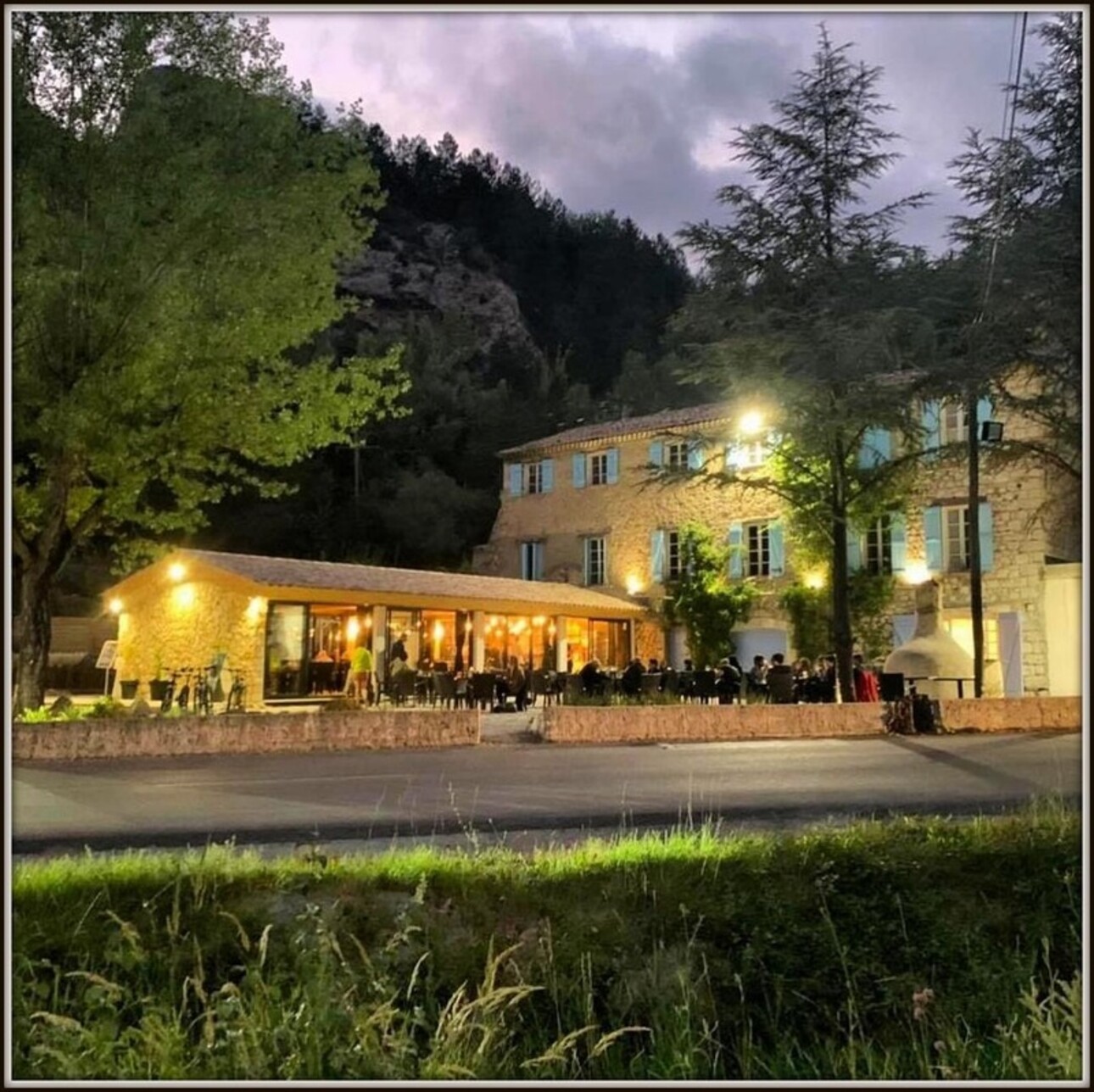 Photos 6 - Prestige - Castellane Gorges Du Verdon  2 hangars, hotel, restaurant, deux villas 5 ha de flan de colline visite du 14 au 20 juin