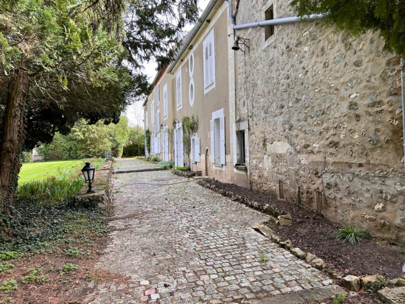 Photos 2 - Prestige - Dpt Aisne (02),  BAULNE EN BRIE à vendre superbe propriété de 380 m2 habitables sur un terrain de 15 ha avec étang de 3 ha
