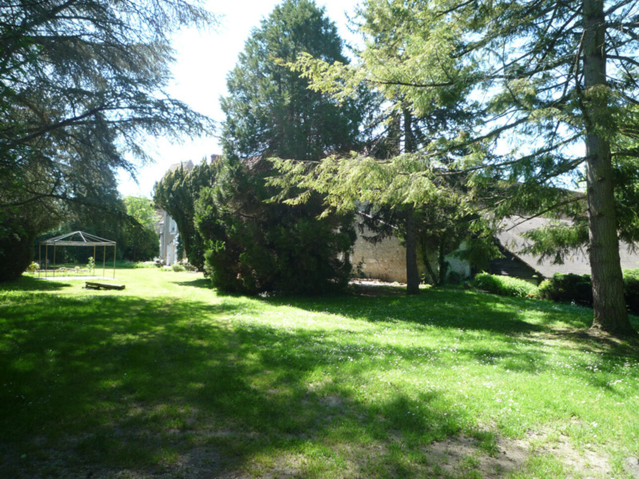 Photos 32 - Prestige - Dpt Aisne (02),  BAULNE EN BRIE à vendre superbe propriété de 380 m2 habitables sur un terrain de 15 ha avec étang de 3 ha