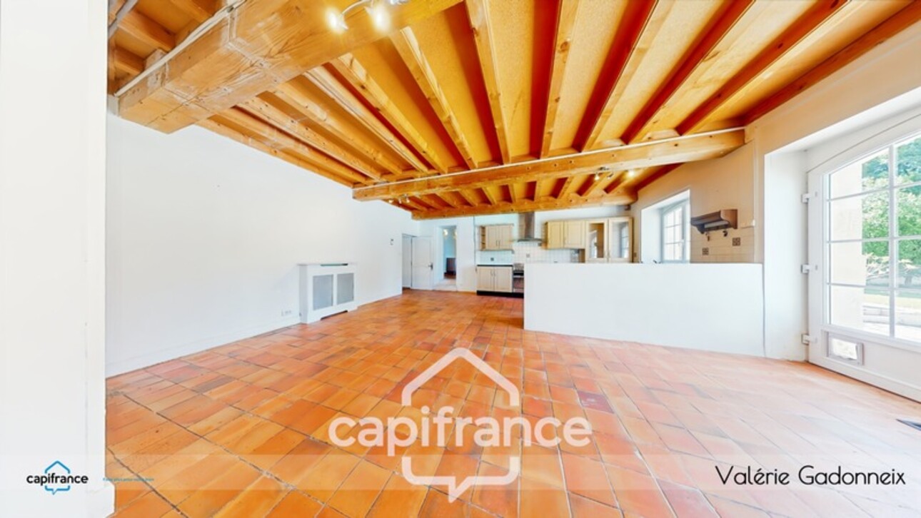 Photos 1 - Prestige - Gensac-La-Pallue, à vendre, Maison de Maître, en pierre, 6 chambres, piscine, grange de 118 m2, le tout sur une parcelle cadastrée de 1314 m2