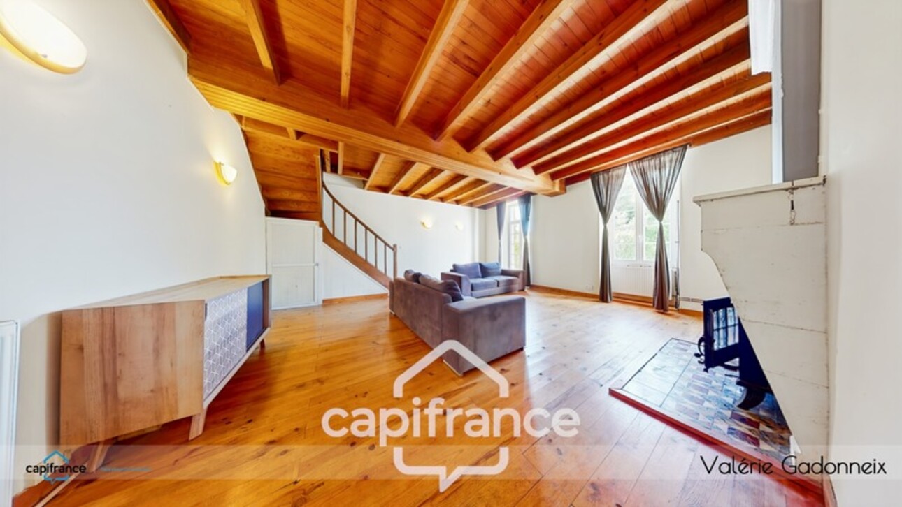 Photos 3 - Prestige - Gensac-La-Pallue, à vendre, Maison de Maître, en pierre, 6 chambres, piscine, grange de 118 m2, le tout sur une parcelle cadastrée de 1314 m2