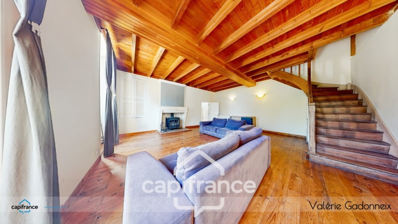 Photos 5 - Prestige - Gensac-La-Pallue, à vendre, Maison de Maître, en pierre, 6 chambres, piscine, grange de 118 m2, le tout sur une parcelle cadastrée de 1314 m2