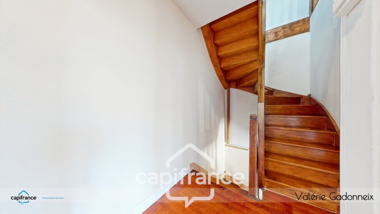 Photos 8 - Prestige - Gensac-La-Pallue, à vendre, Maison de Maître, en pierre, 6 chambres, piscine, grange de 118 m2, le tout sur une parcelle cadastrée de 1314 m2