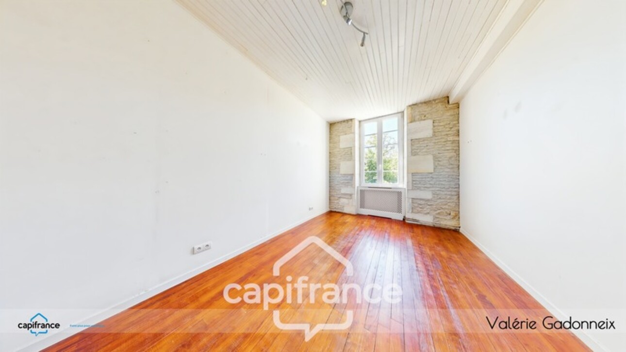 Photos 15 - Prestige - Gensac-La-Pallue, à vendre, Maison de Maître, en pierre, 6 chambres, piscine, grange de 118 m2, le tout sur une parcelle cadastrée de 1314 m2