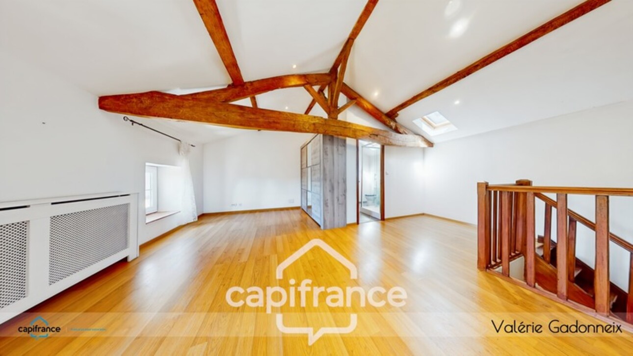 Photos 17 - Prestige - Gensac-La-Pallue, à vendre, Maison de Maître, en pierre, 6 chambres, piscine, grange de 118 m2, le tout sur une parcelle cadastrée de 1314 m2