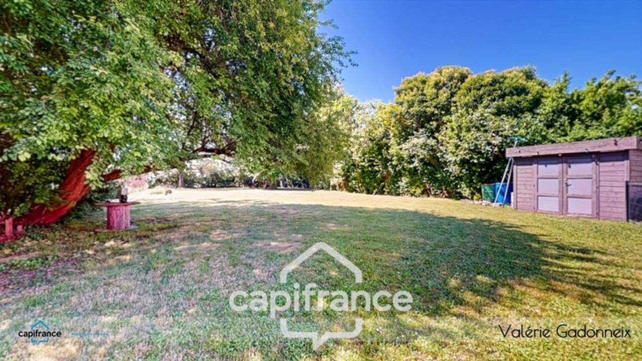 Photos 27 - Prestige - Gensac-La-Pallue, à vendre, Maison de Maître, en pierre, 6 chambres, piscine, grange de 118 m2, le tout sur une parcelle cadastrée de 1314 m2