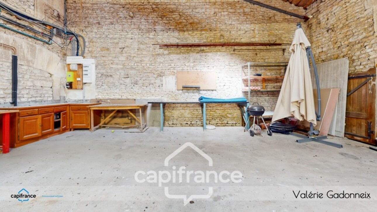 Photos 28 - Prestige - Gensac-La-Pallue, à vendre, Maison de Maître, en pierre, 6 chambres, piscine, grange de 118 m2, le tout sur une parcelle cadastrée de 1314 m2