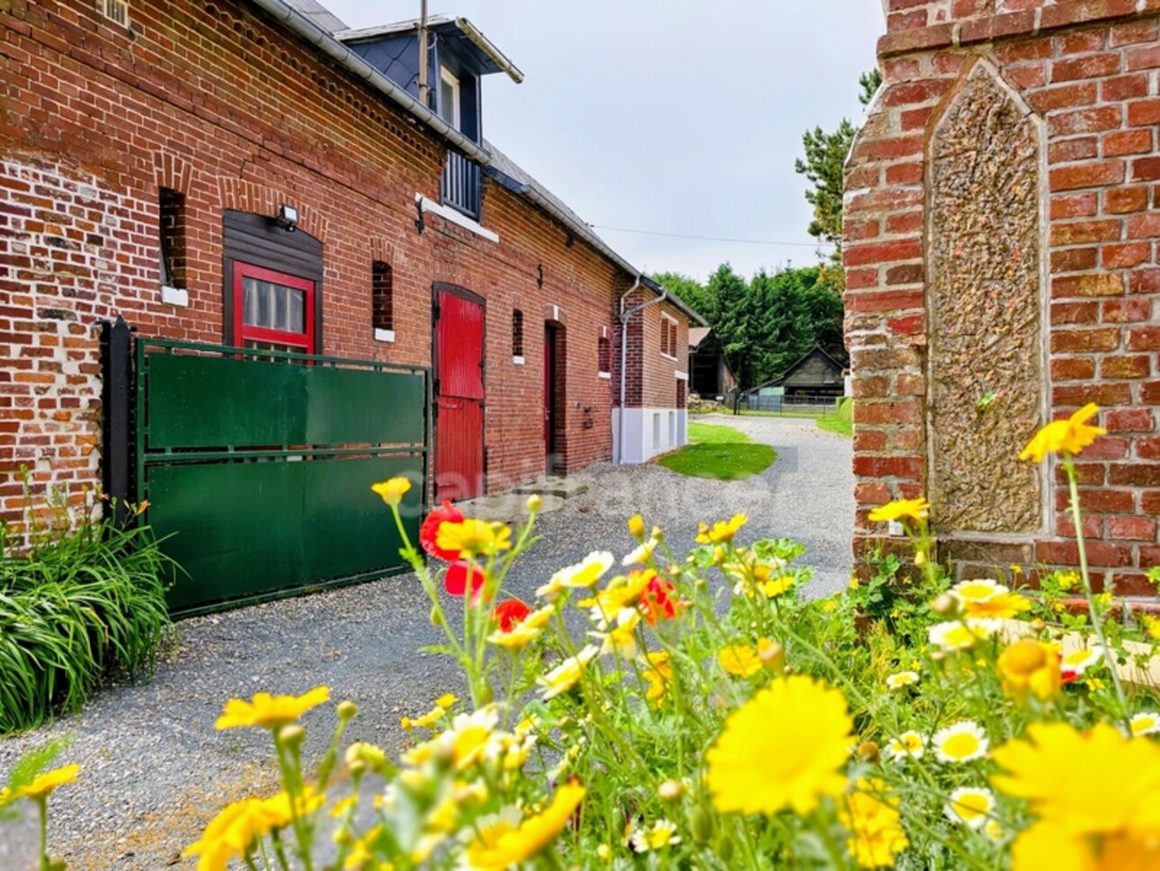 Photos 1 - Touristique - BEAU POTENTIEL POUR CET ANCIEN CORPS DE FERME AVEC GÎTE – 227 m² – SECTEUR LE MESNIL-RÉAUME (76)