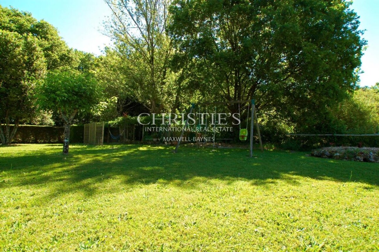 Photos 20 - Prestige - Charmante maison en moellon de 200 m² avec double garage, cuisine d’été avec avancée de toit et un grand parc clôturé de 5000 m²