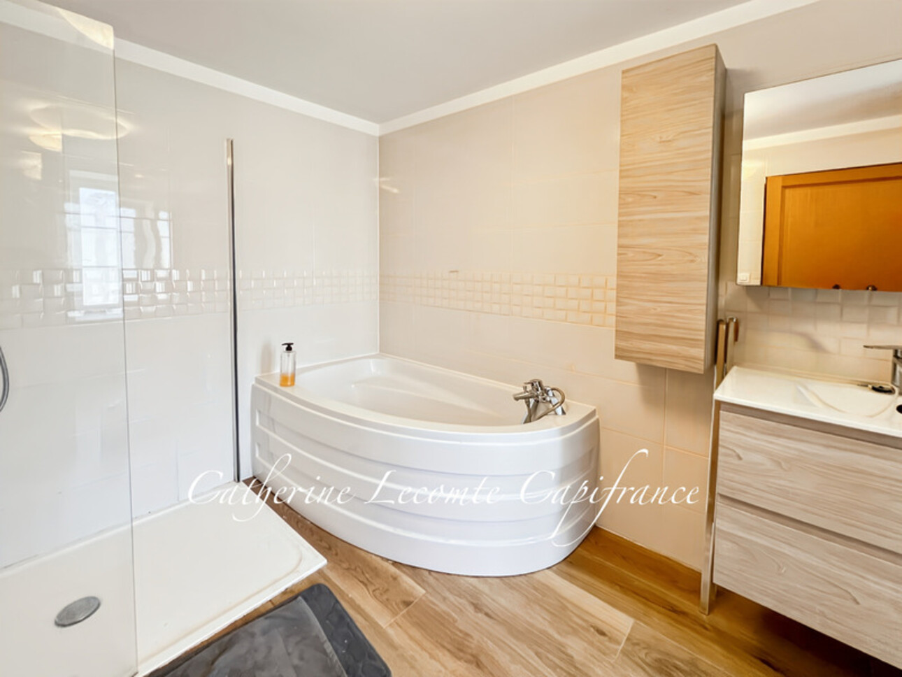 Photos 10 - Prestige - WIRWIGNES - CORPS DE FERME RÉNOVÉ - 152 M2  - 7 PIÈCES  - DÉPENDANCE -