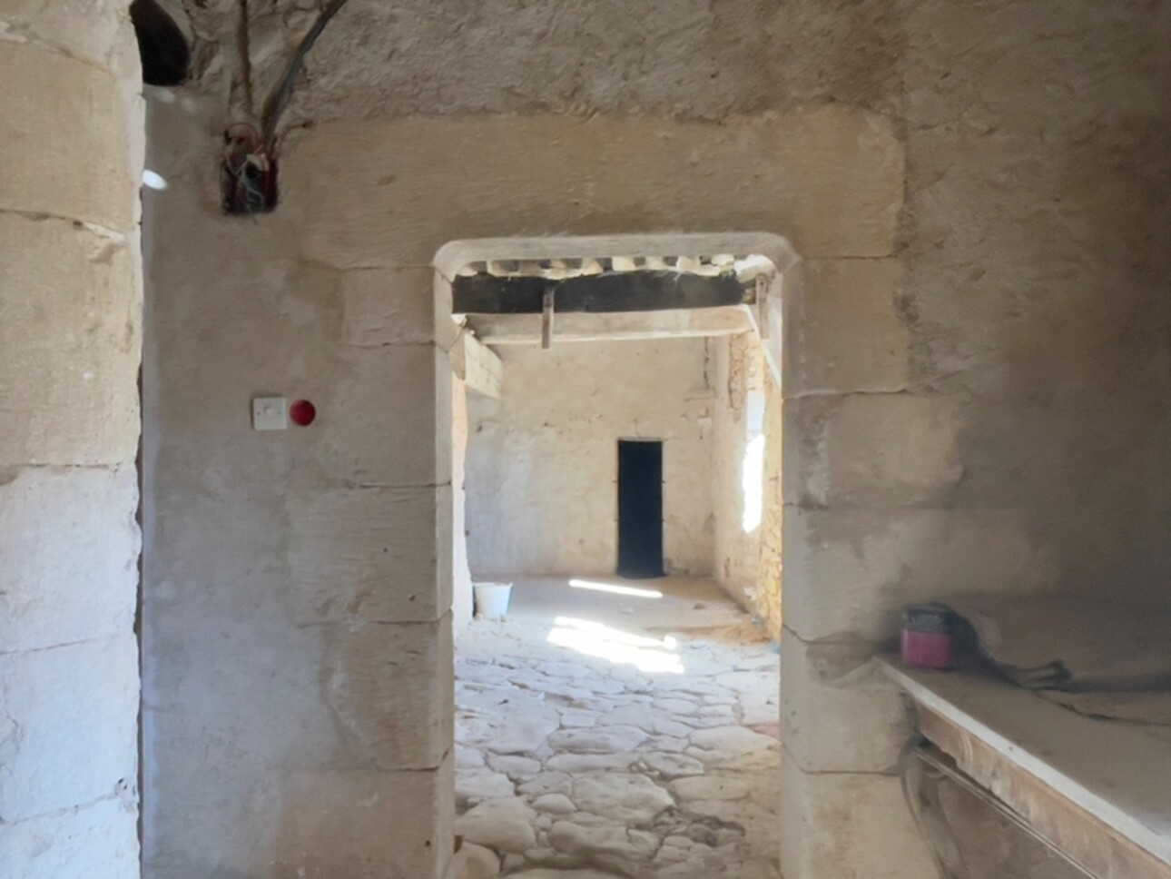 Photos 21 - Prestige - À VENDRE – Château à rénover sur domaine de 100 hectares