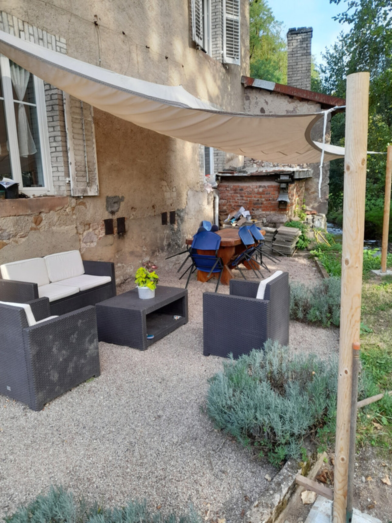 Photos 9 - Touristique - Ferme rénovée, sur 50 ares avec rivière