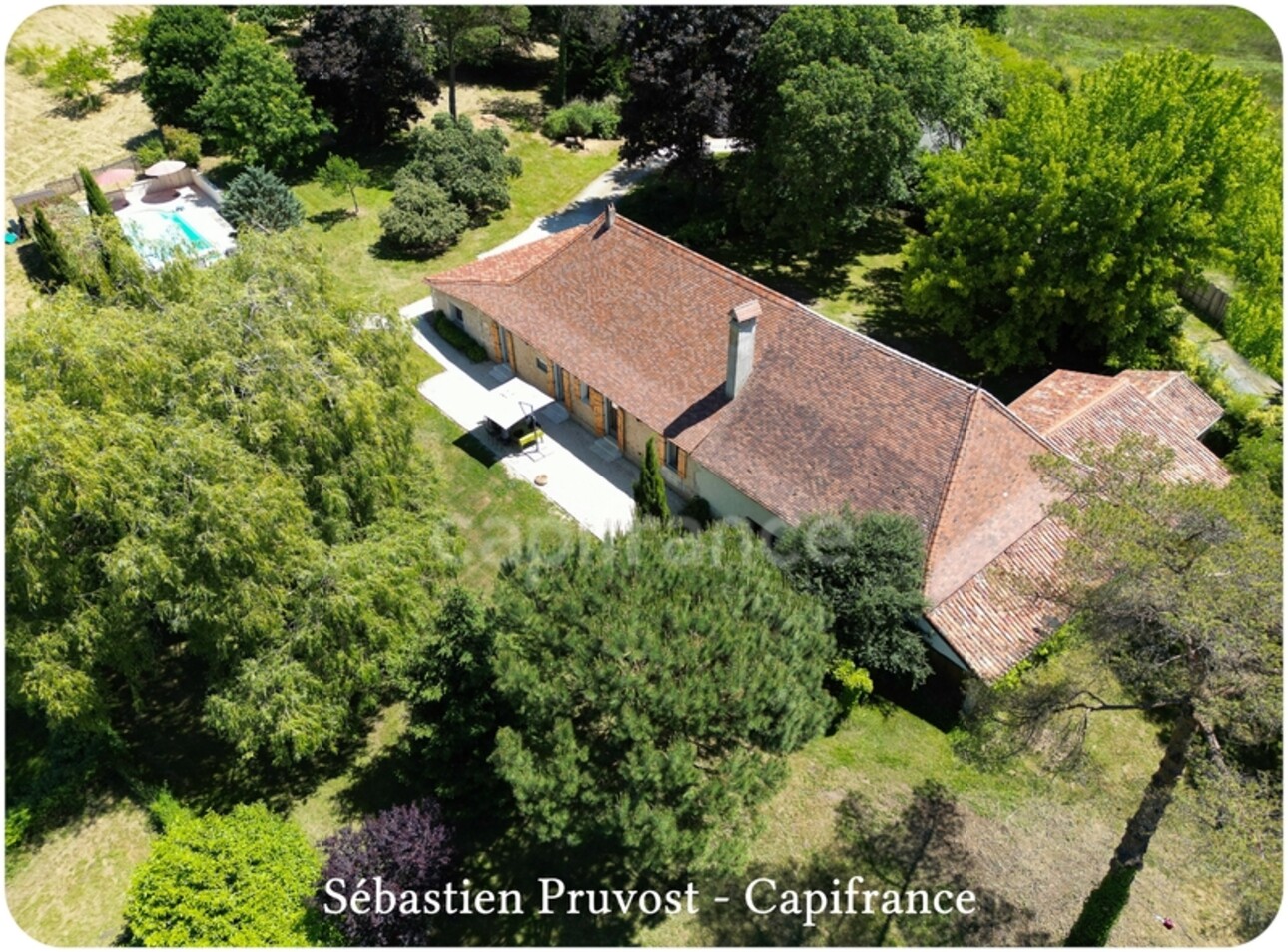 Photos 1 - Prestige - Propriété à vendre 7 pièces LES LECHES (24) 200m², 5 chambres, Terrain 10000m², Grange 150 m², Piscine, Sans travaux