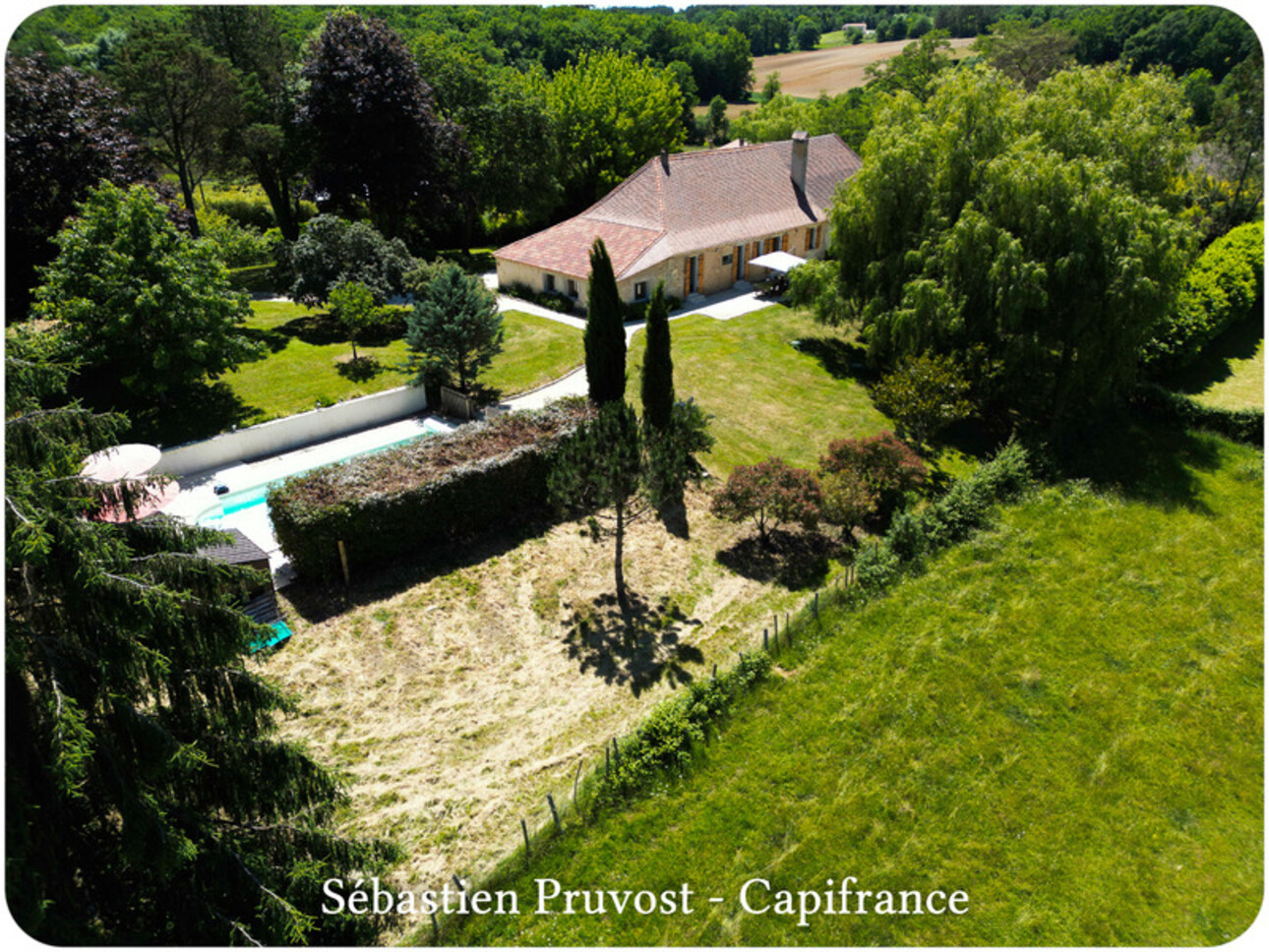 Photos 23 - Prestige - Propriété à vendre 7 pièces LES LECHES (24) 200m², 5 chambres, Terrain 10000m², Grange 150 m², Piscine, Sans travaux