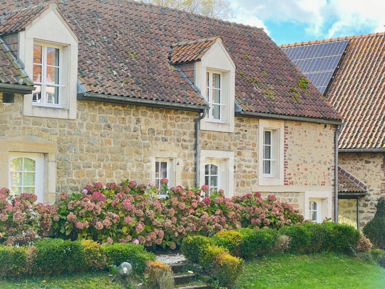 Photos 20 - Prestigious - FOR SALE 30-ROOM PROPERTY COMPLEX - SAINT-LEONARD - 5 ha 50 - 13000 M2 CONSTRUCTIBLE - INDOOR SWIMMI