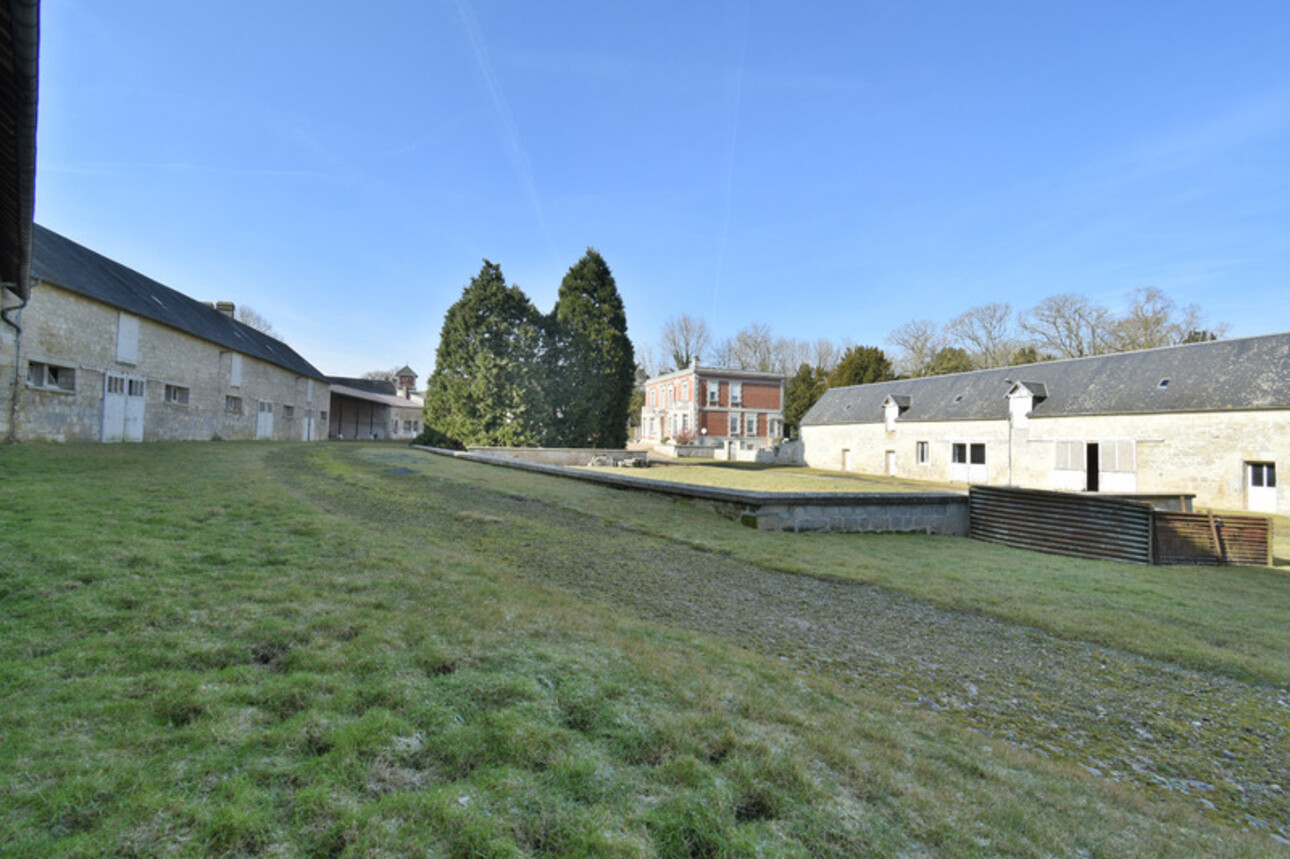 Photos 6 - Touristique - Propriété à vendre Au nord de Soissons (02200) (14km) - Corps de ferme - maison bourgeoise 335 m² habitables - 6 chambres - sous-sol total –Dépendances – Garages – Hangars- Terrain 1,22 hectare