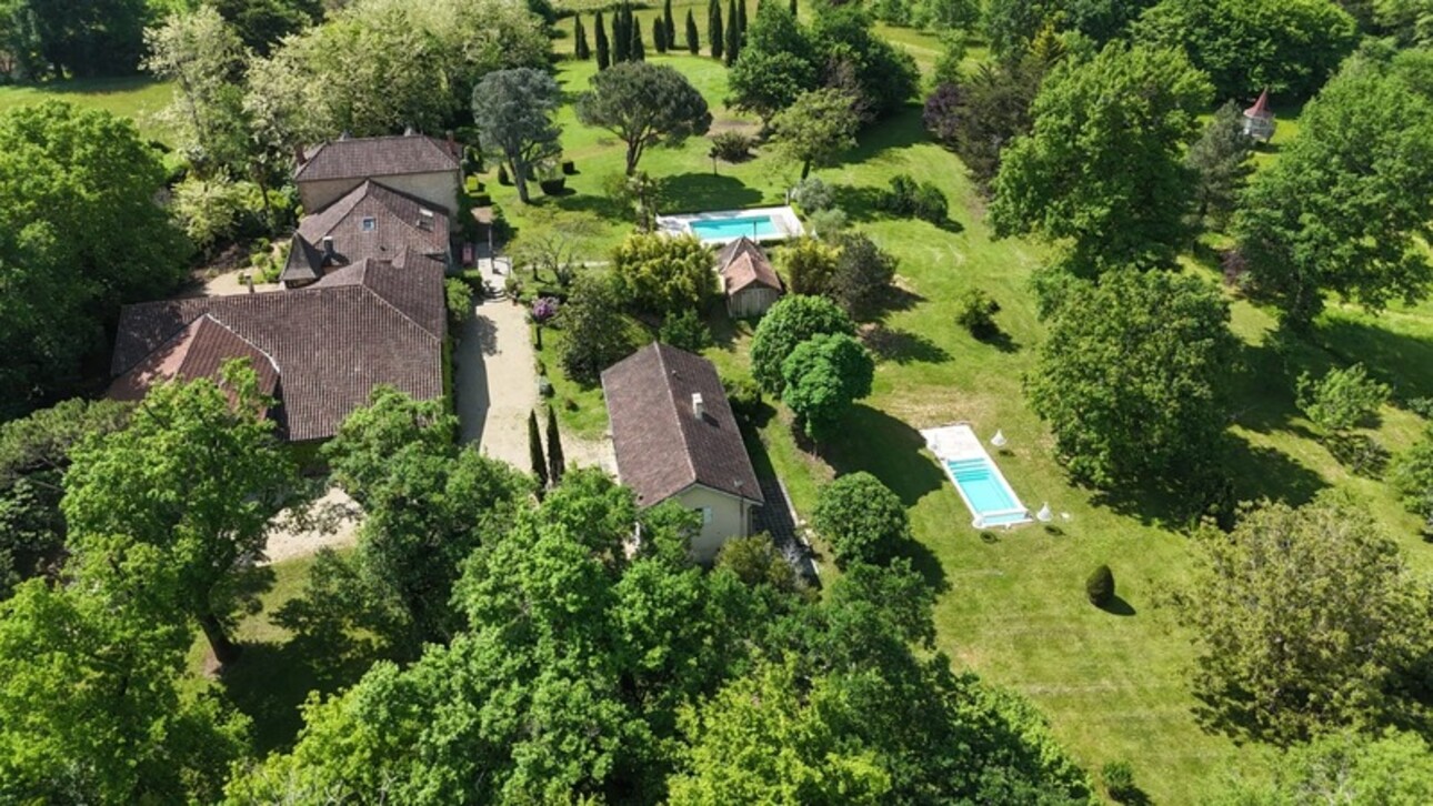 Photos 11 - Prestige - Dpt Gers (32), à vendre NOGARO proche, TRES ELEGANTE PROPRIETE  RURALE  sur 4.5 hectares, MAISON de MAITRE, GITE, deux piscines neuves, parc séculaire, SANS NUISANCE