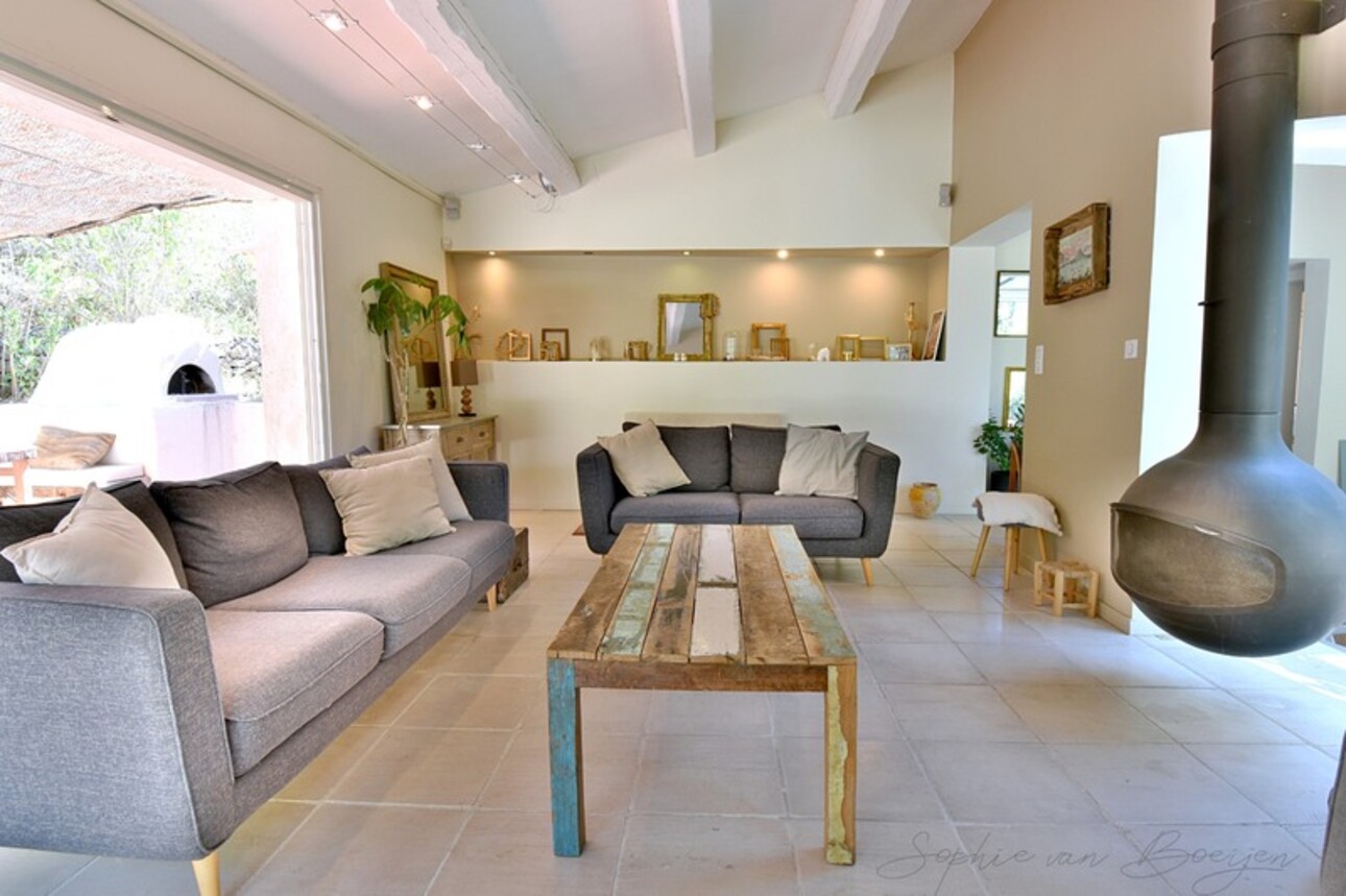 Photos 4 - Prestige - Propriete à vendre au sud d'AIX EN PROVENCE (13), 230 m2 sur 4 000 m2, 6 chambres, garage, piscine, jacuzzis, sauna