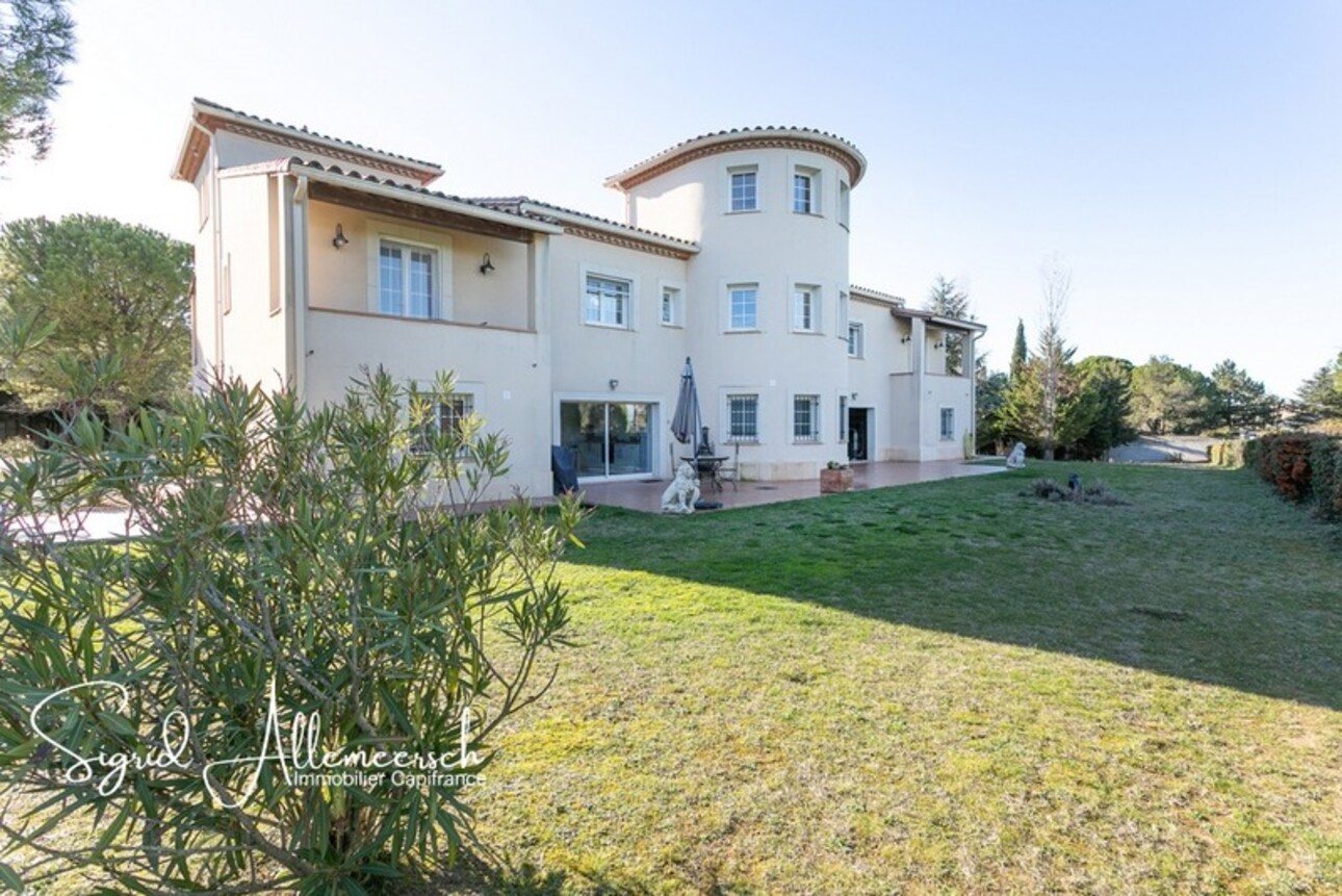 Photos 1 - Prestige - AUDE, En périphérie de Carcassonne, maison 390m² sur parc clos possibilité gîte