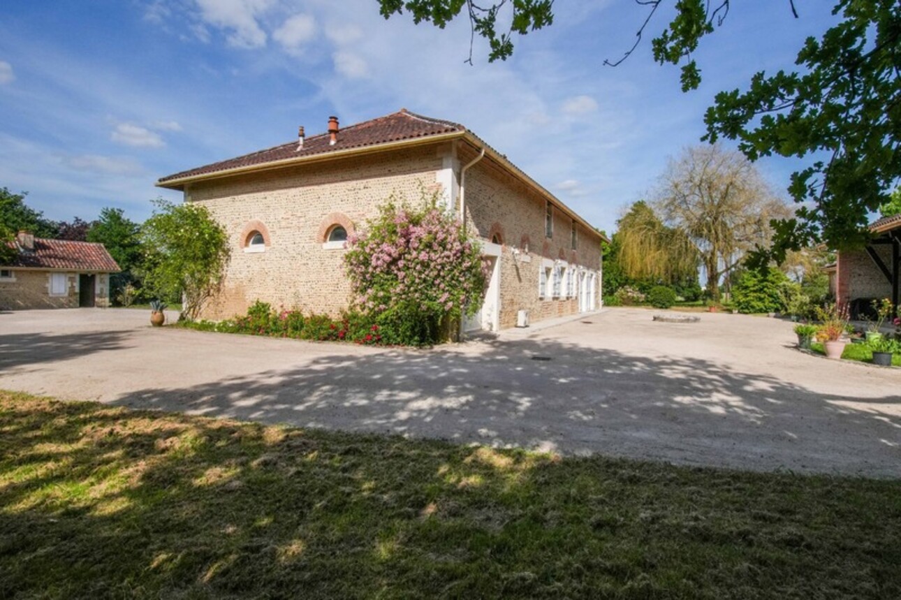 Photos 2 - Prestige - Propriété de Caractère et de charme proche de MONT DE MARSAN (40) - 430 M2 Habitables - Terrain 9000m2 environ