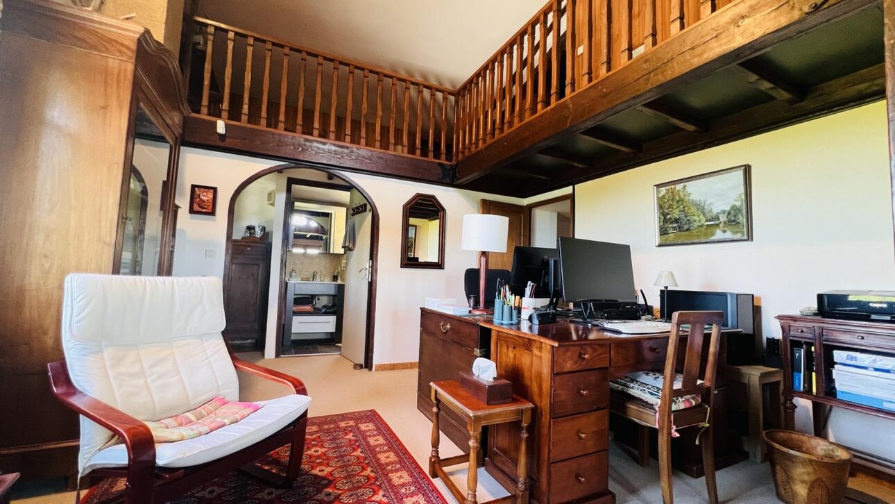 Photos 11 - Prestige - Propriété spacieuse avec dépendance et grand terrain de 1 he