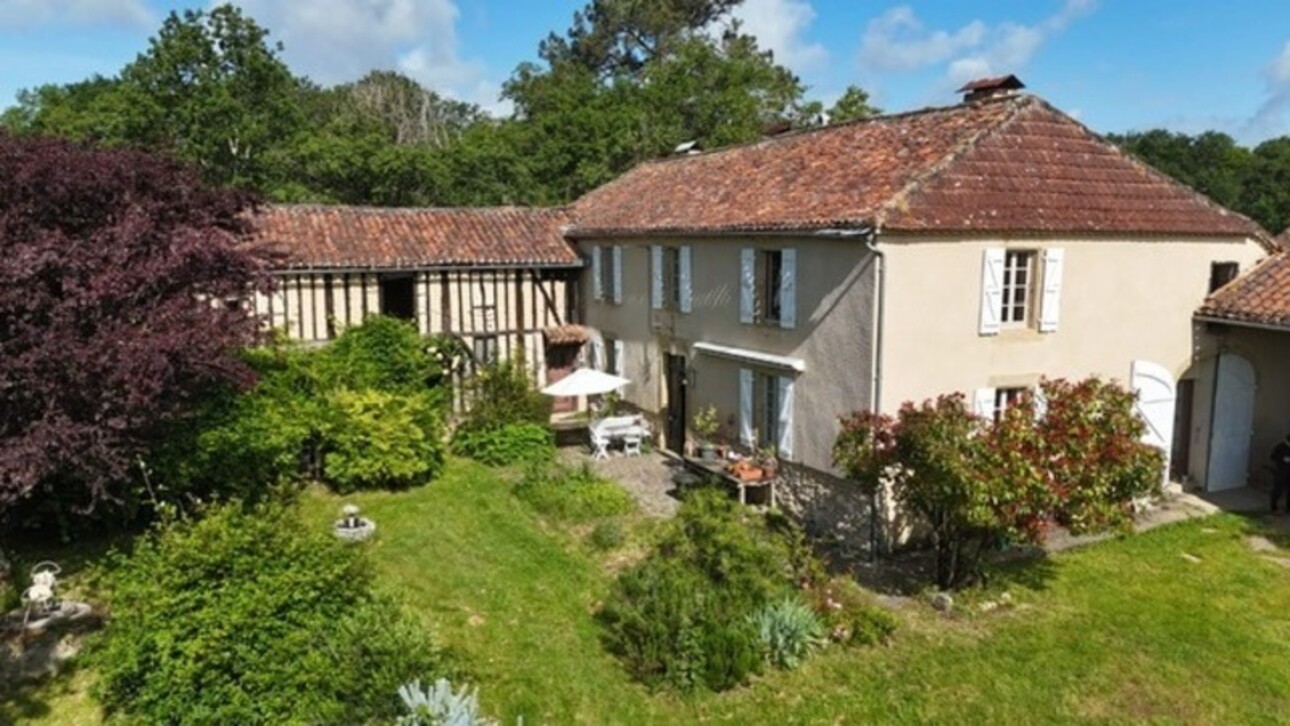 Photos 1 - Prestige - PLAISANCE DU GERS-MARCIAC, AUTHENTIQUE PROPRIETE RURALE 2 hecataressans voisin, sans vis à vis, un peu cachée et pourtant avec une jolie vue sur coteaux gascons