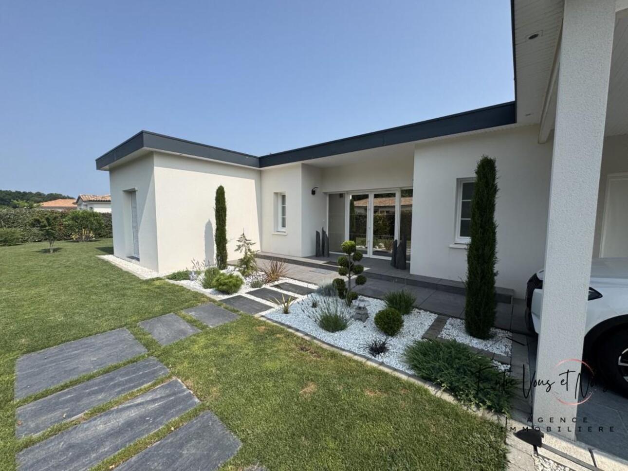 Photos 11 - Prestige - CONTEMPORAINE EN H AVEC TOIT PLAT