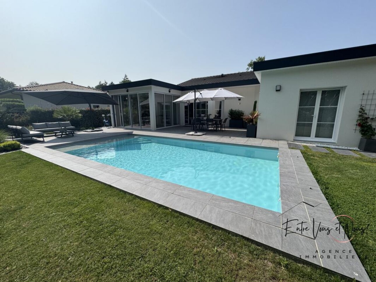 Photos 12 - Prestige - CONTEMPORAINE EN H AVEC TOIT PLAT