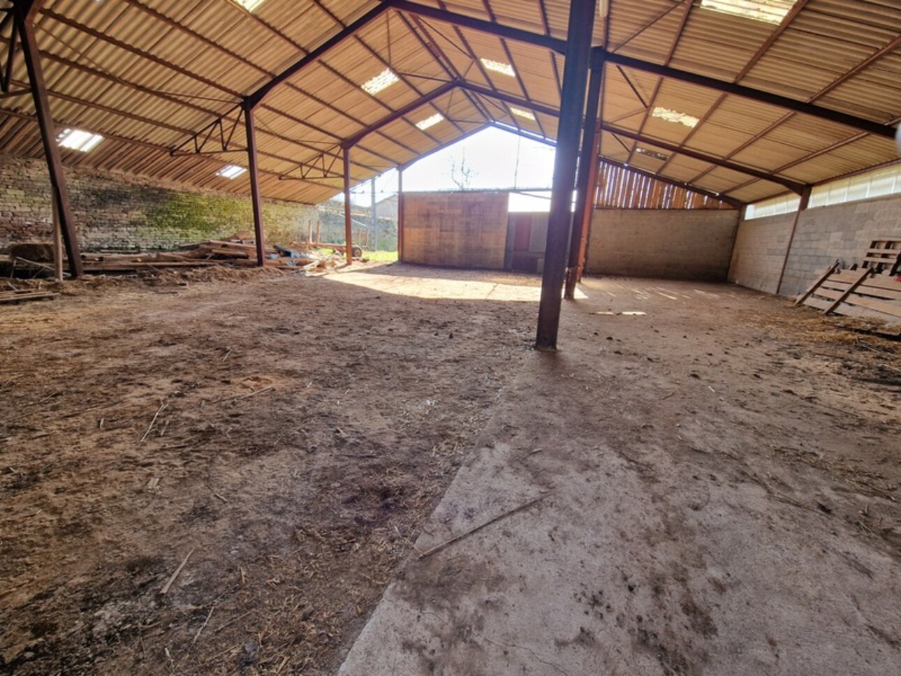 Photos 11 - Touristique - Secteur VITTEL (88) Propriete ancien PRESBYTÈRE FERME / 1,9 ha de terrain avec ÉTANG & DEPENDANCES HANGAR