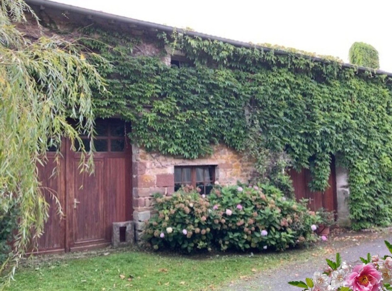Photos 17 - Touristique - Secteur VITTEL (88) Propriete ancien PRESBYTÈRE FERME / 1,9 ha de terrain avec ÉTANG & DEPENDANCES HANGAR