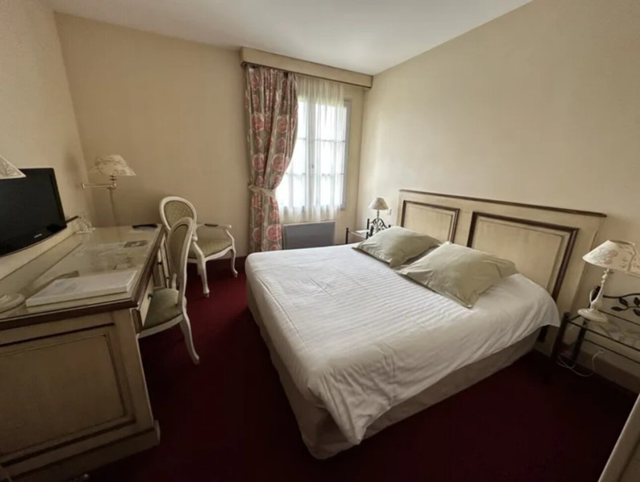 Photos 12 - Prestige - Dpt Creuse (23), à vendre BONNAT propriété de 35 pièces - Golf - Tennis - Piscine - Maison de gardien - Terrain 4,98 ha