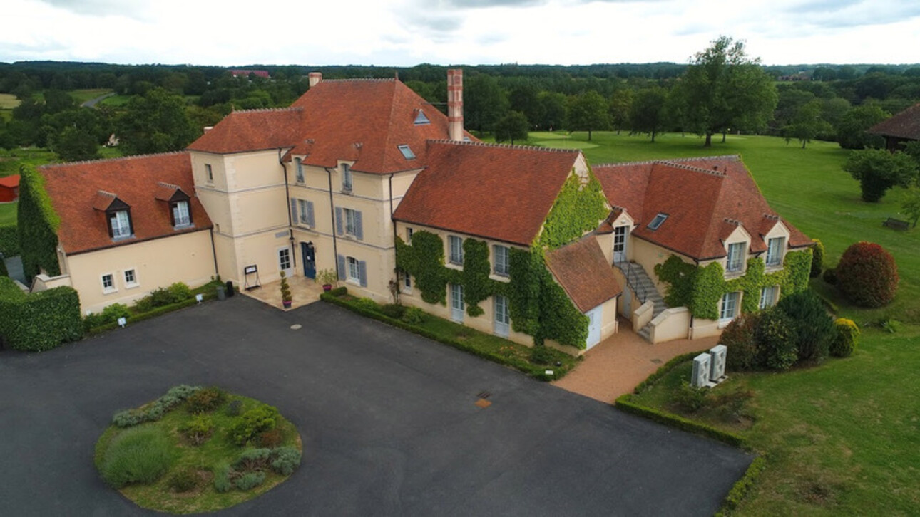 Photos 18 - Prestige - Dpt Creuse (23), à vendre BONNAT propriété de 35 pièces - Golf - Tennis - Piscine - Maison de gardien - Terrain 4,98 ha