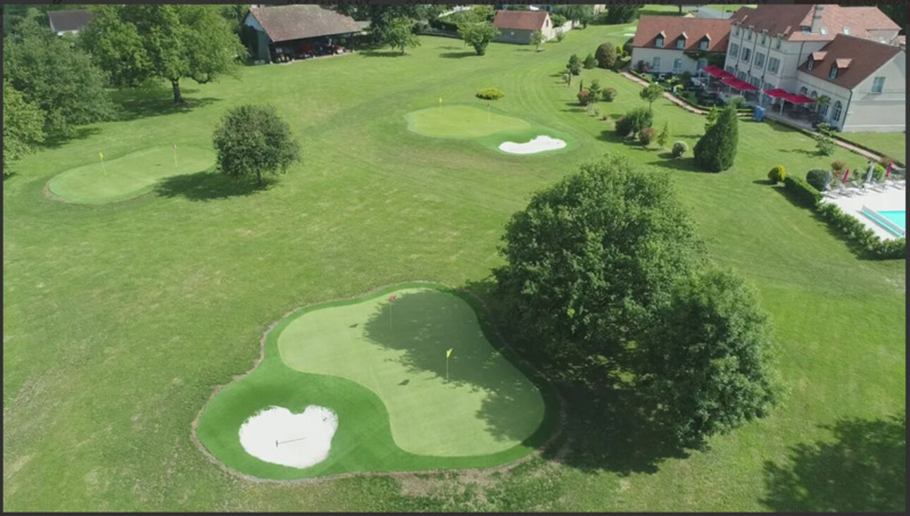 Photos 20 - Prestige - Dpt Creuse (23), à vendre BONNAT propriété de 35 pièces - Golf - Tennis - Piscine - Maison de gardien - Terrain 4,98 ha