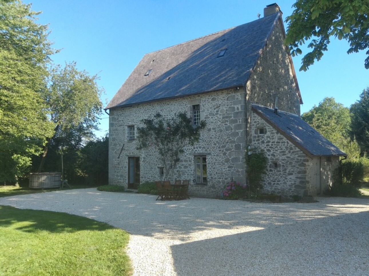 Photos 1 - Prestige - Dpt Creuse (23), à vendre à Parsac propriété de 5 pièces de 162,5 m² - Dépendances - Terrain de 2ha05