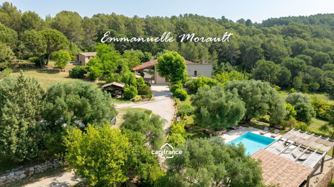 Photos 4 - Prestige - Grande Bastide Provençale - 10 pièces - terrain de 1.4 ha avec piscine, pool house et dépendances - BAGNOLS EN FORET (83)