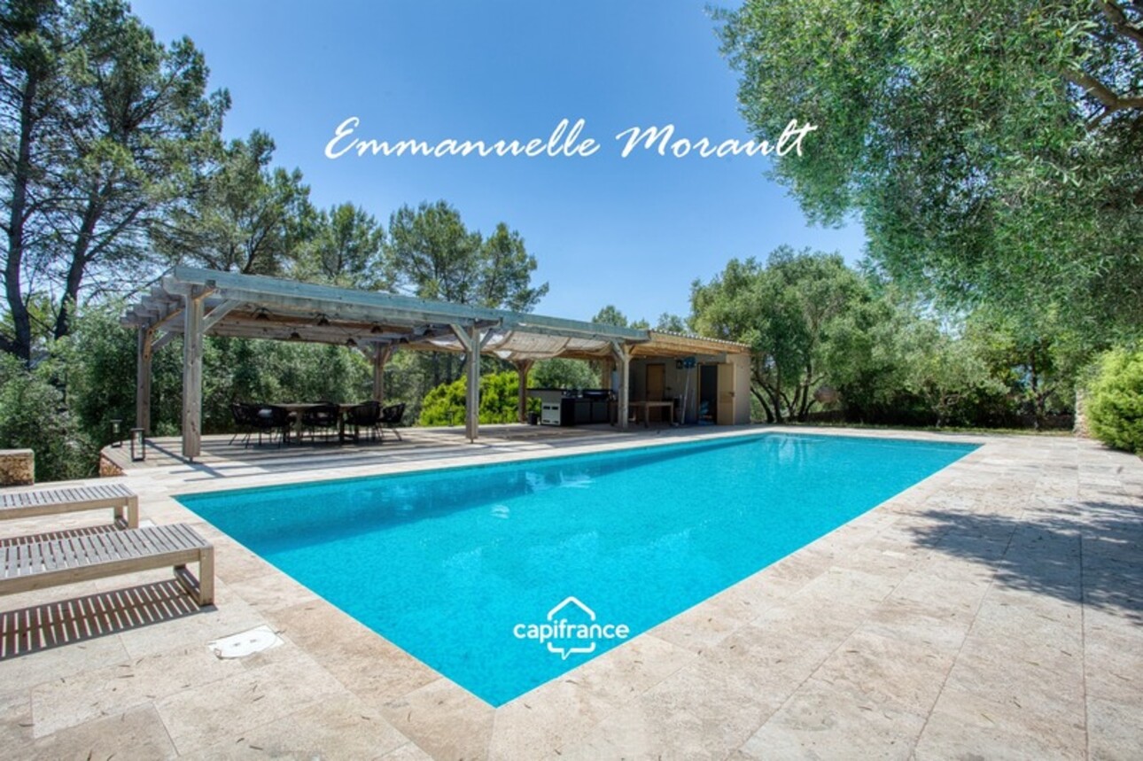 Photos 6 - Prestige - Grande Bastide Provençale - 10 pièces - terrain de 1.4 ha avec piscine, pool house et dépendances - BAGNOLS EN FORET (83)