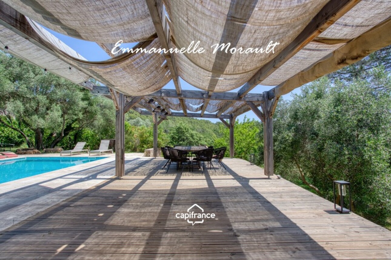 Photos 7 - Prestige - Grande Bastide Provençale - 10 pièces - terrain de 1.4 ha avec piscine, pool house et dépendances - BAGNOLS EN FORET (83)