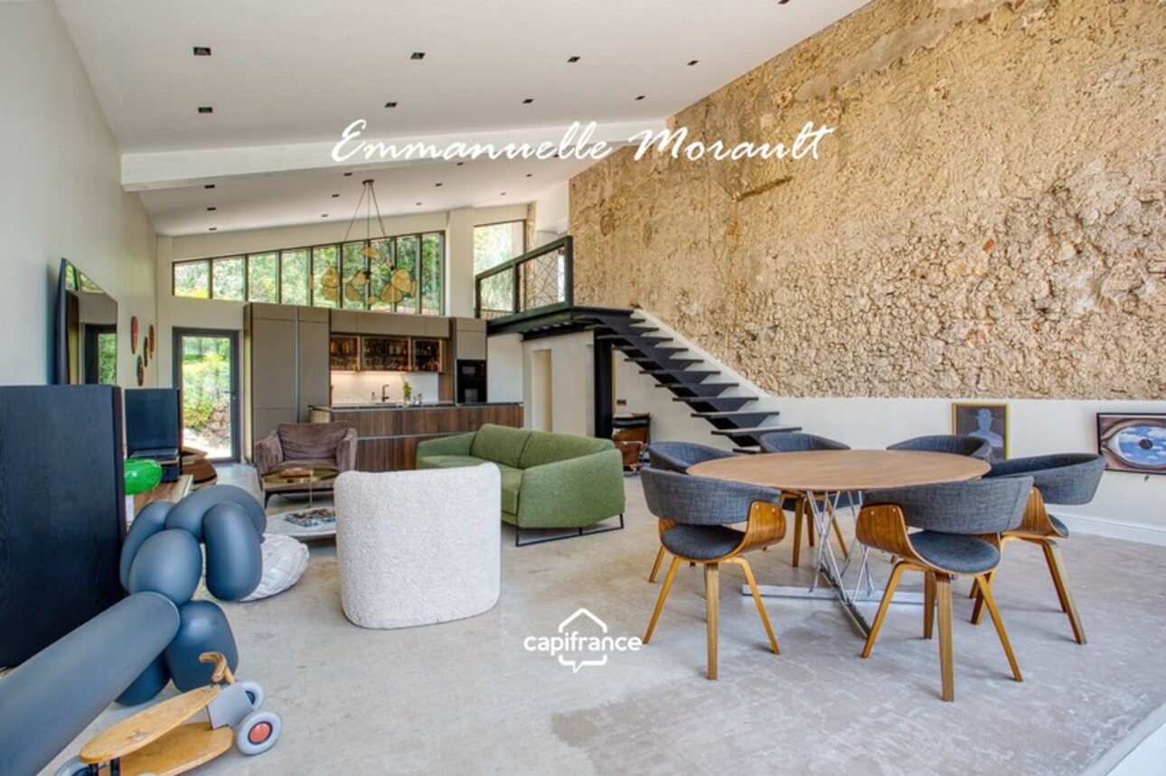 Photos 13 - Prestige - Grande Bastide Provençale - 10 pièces - terrain de 1.4 ha avec piscine, pool house et dépendances - BAGNOLS EN FORET (83)
