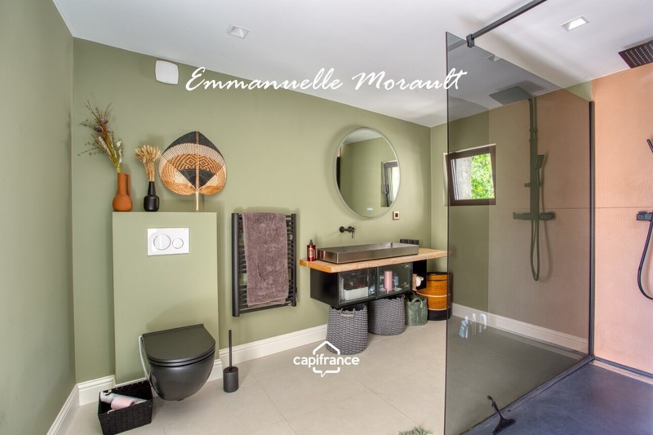 Photos 16 - Prestige - Grande Bastide Provençale - 10 pièces - terrain de 1.4 ha avec piscine, pool house et dépendances - BAGNOLS EN FORET (83)