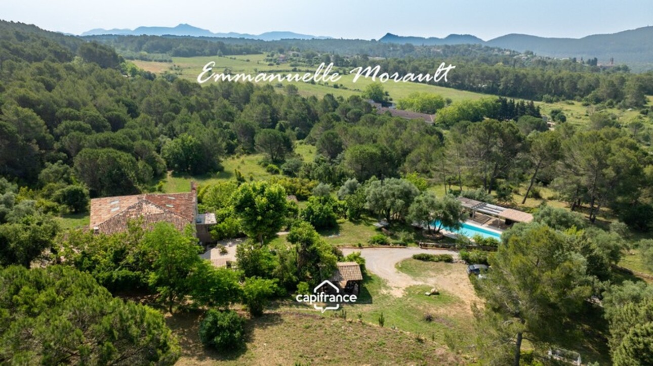 Photos 26 - Prestige - Grande Bastide Provençale - 10 pièces - terrain de 1.4 ha avec piscine, pool house et dépendances - BAGNOLS EN FORET (83)