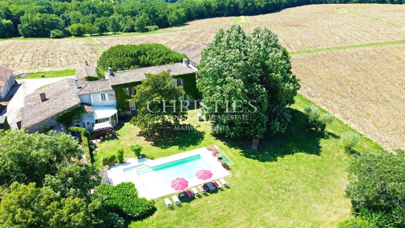 Photos 1 - Équestre - Propriété de 18 hectares avec vue dominante, maison de maître et gites - superbe potentiel  !