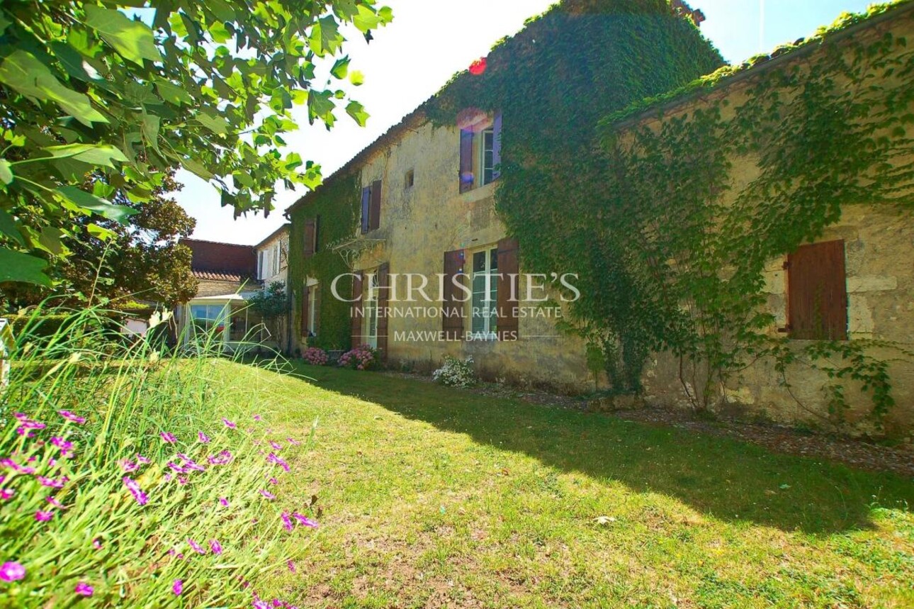 Photos 2 - Équestre - Propriété de 18 hectares avec vue dominante, maison de maître et gites - superbe potentiel  !