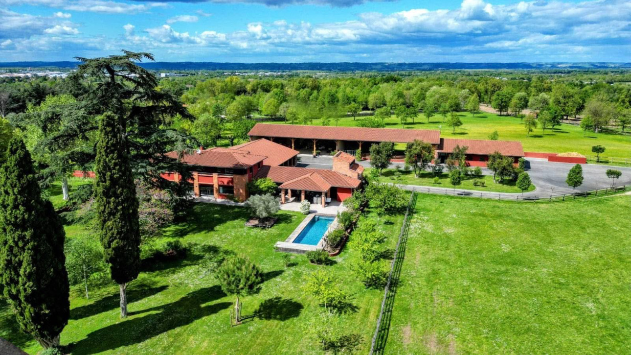 Photos 1 - Équestre - Domaine d'exception niché au coeur de 15 hectares soigneusement aménagés