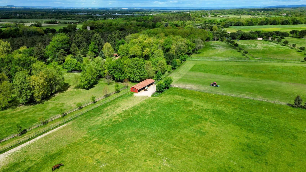 Photos 6 - Équestre - Domaine d'exception niché au coeur de 15 hectares soigneusement aménagés