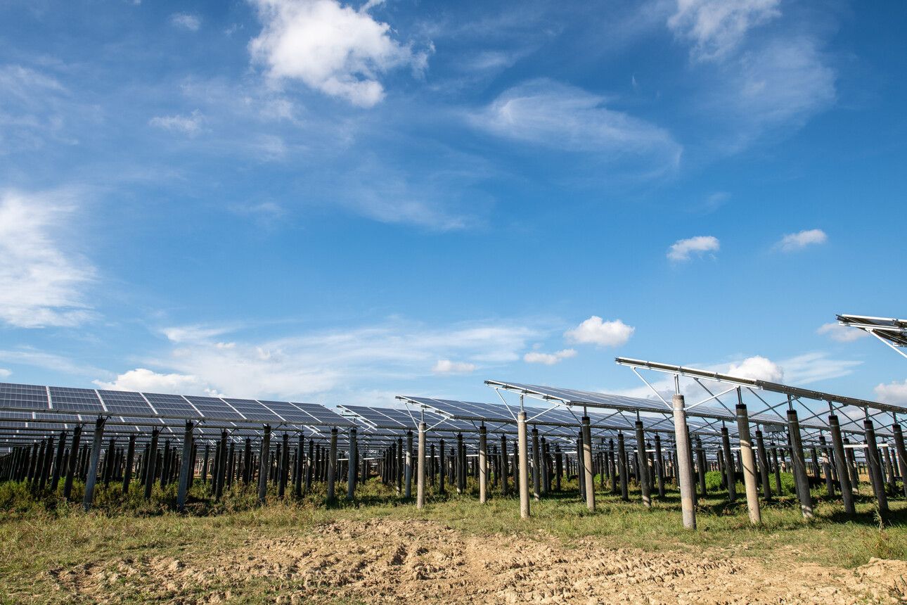 Installation de panneaux solaires en 2026 : ce qu’il faut savoir avant de se lancer